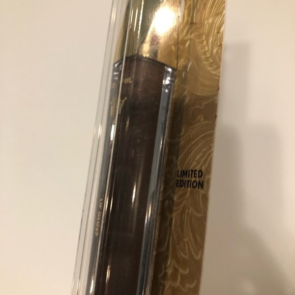 5/$10 Covergirl lip gloss Limited Edition Reign high impact color NWT - Picture 9 of 16